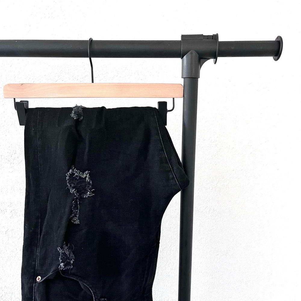 American Eagle Athletic Skinny Distressed Black Jean